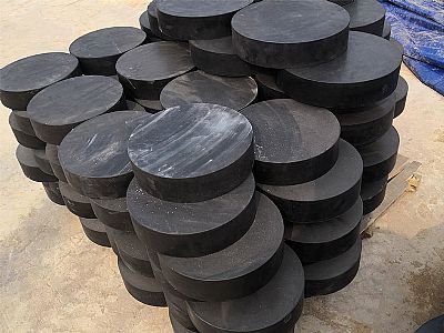 沙县板式橡胶支座由若干层橡胶片与薄钢板经加压硫化